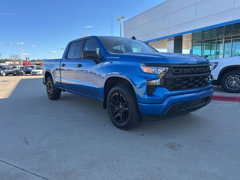 Used 2023 Chevrolet Silverado 1500 Custom image 4