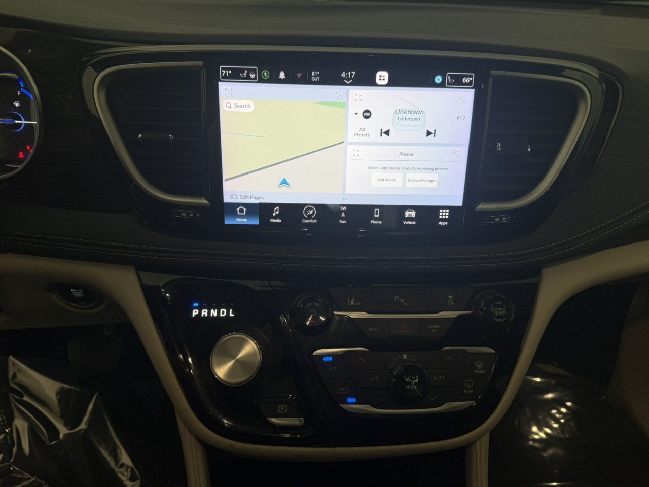 Used 2023 Chrysler Pacifica Limited FWD image 20