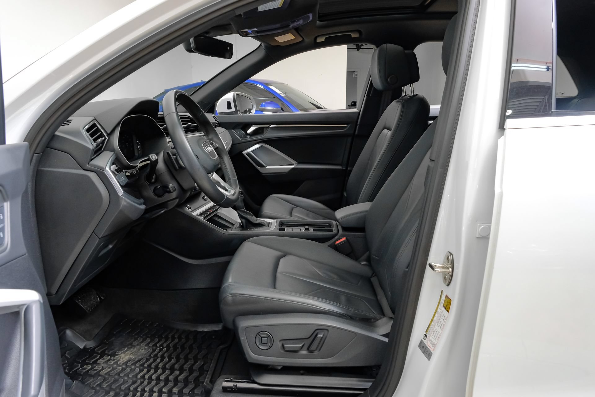 Used 2024 Audi Q3 2.0T Premium AWD/4WD image 4