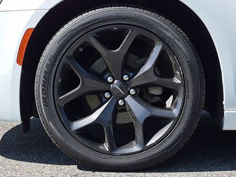 Used 2023 Chrysler 300 Touring w/ Sport Appearance Package RWD image 8