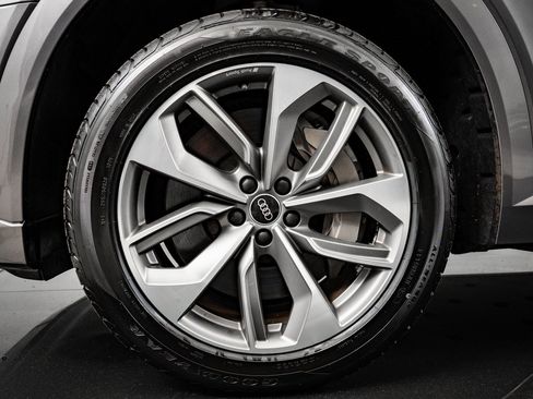 Used 2021 Audi e-tron Premium Plus w/ Premium Plus Package image 13