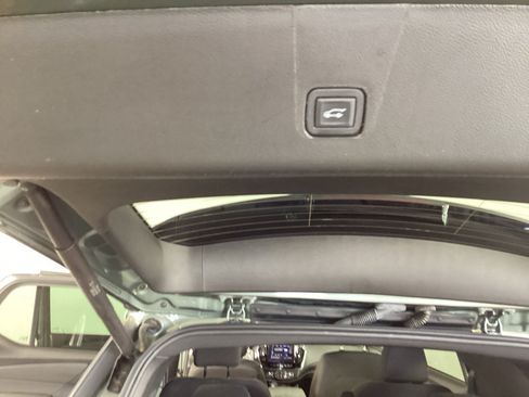 Used 2023 Chevrolet Traverse LT w/ LPO, Floor Liner Package AWD/4WD image 32