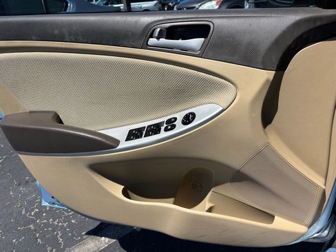 Used 2013 Hyundai Accent GLS FWD image 14