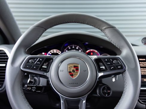 Certified 2023 Porsche Cayenne Coupe AWD/4WD image 14