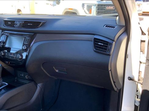 Used 2022 Nissan Rogue Sport S image 18