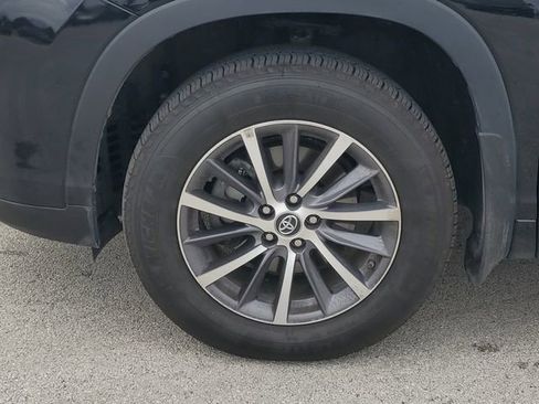 Used 2018 Toyota Highlander XLE image 6