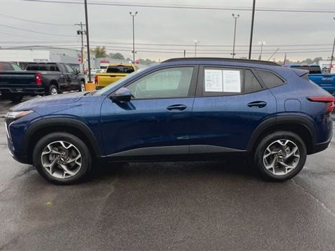 Used 2024 Chevrolet Trax LT w/ Driver Confidence Package image 5