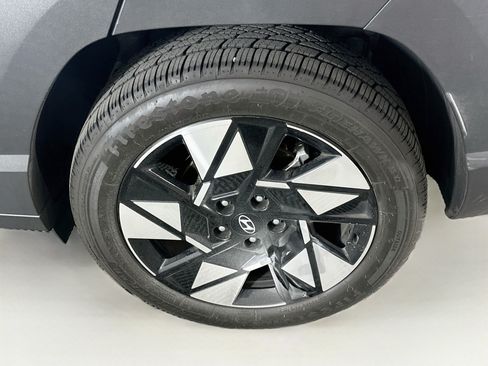 Used 2025 Hyundai Kona SEL FWD image 11