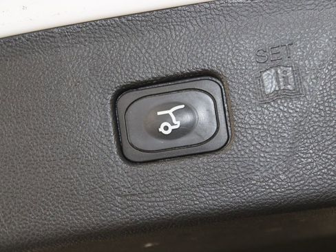 Used 2024 Ford Edge Titanium image 14