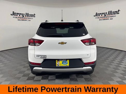 Used 2025 Chevrolet TrailBlazer LT AWD/4WD image 8