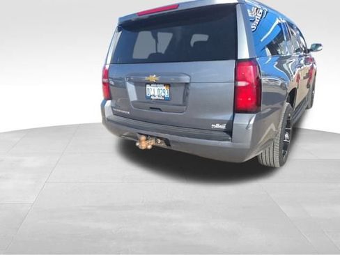 Used 2018 Chevrolet Suburban LT image 17