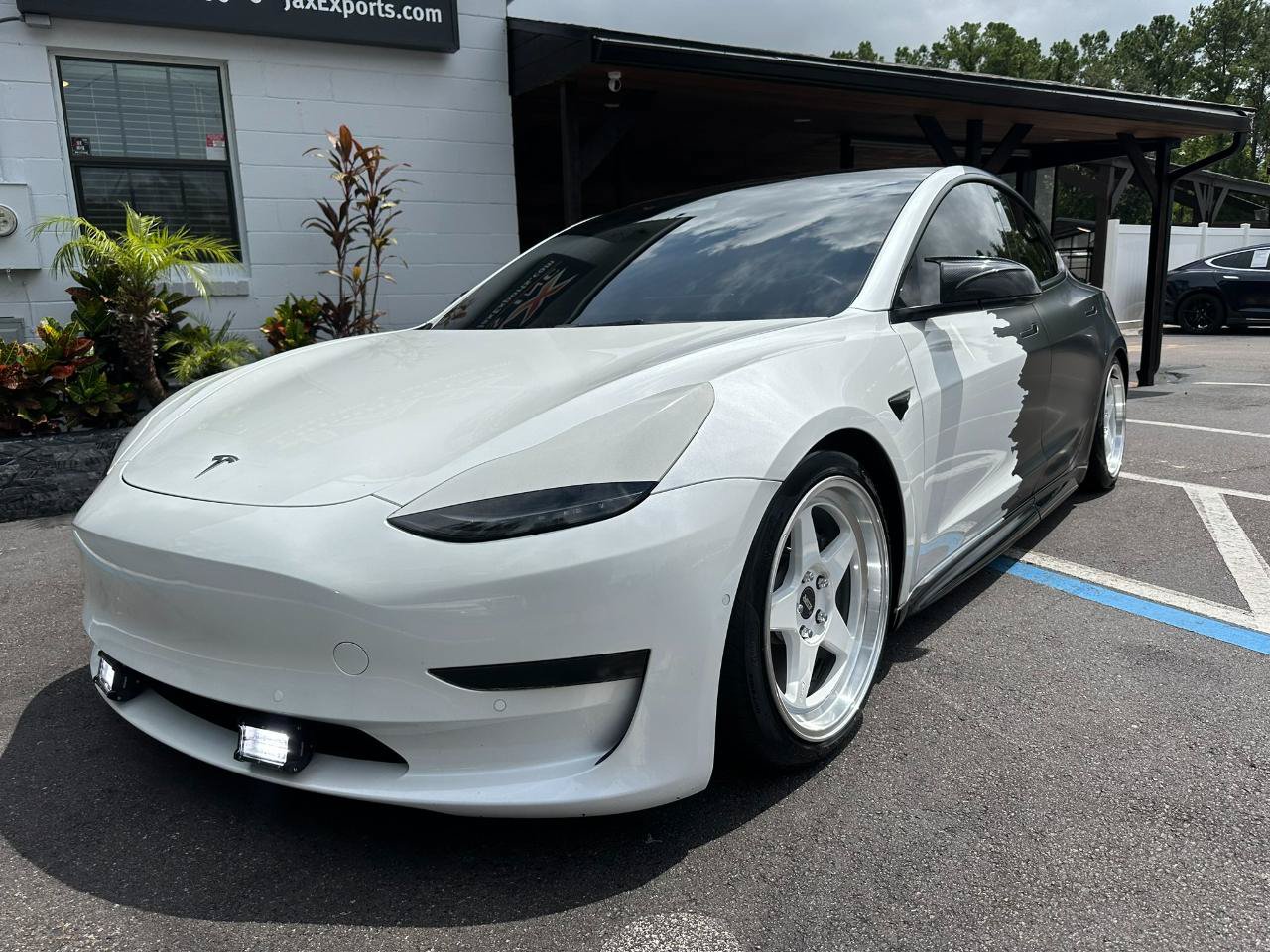 Used 2022 Tesla Model 3 Long Range AWD/4WD image 3