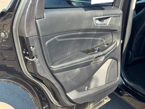 Used 2019 Ford Edge Titanium w/ Equipment Group 301A AWD/4WD image 13