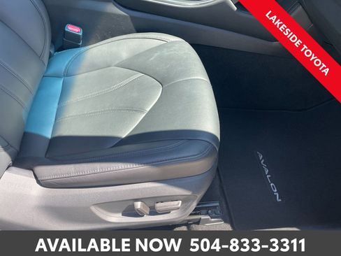 Used 2021 Toyota Avalon XLE w/ Moonroof Package image 19