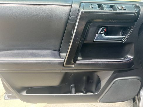 Used 2023 Toyota 4Runner TRD Off-Road Premium w/ Moonroof Package AWD/4WD image 18