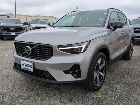 New 2026 Volvo XC40 B5 Plus w/ Protection Package Premier image 8