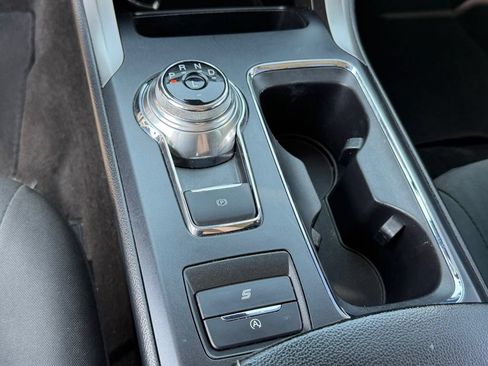 Used 2020 Ford Fusion SE FWD image 24