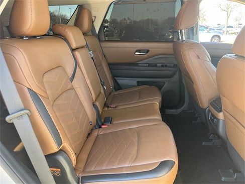 Used 2023 Nissan Pathfinder Platinum w/ Cargo Package image 32