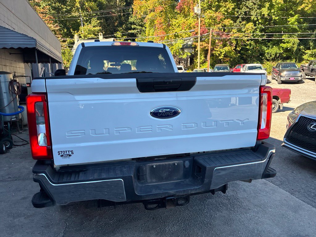 Used 2023 Ford F350 XLT AWD/4WD image 16