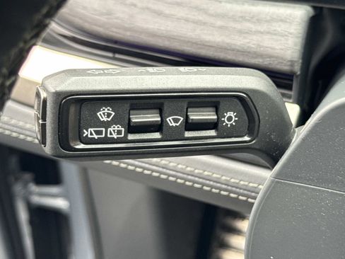 Used 2023 Rivian R1S Adventure image 11