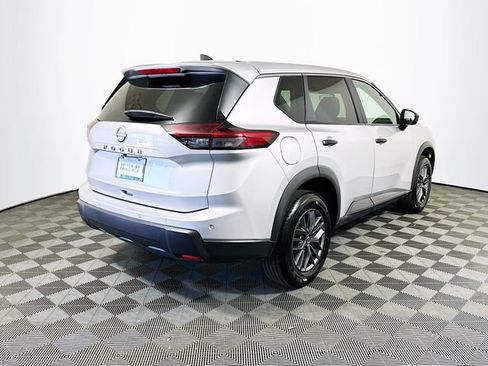 Used 2024 Nissan Rogue S image 8
