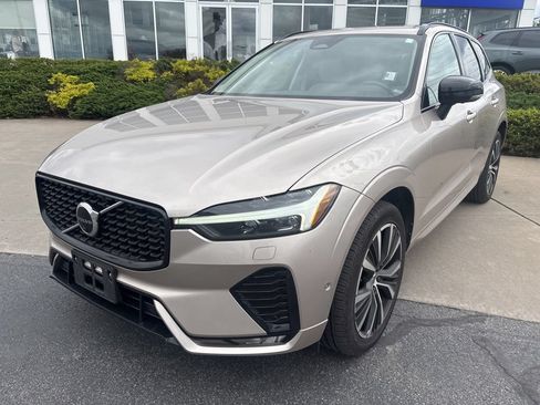 Used 2023 Volvo XC60 B5 Plus w/ Climate Package AWD/4WD image 2