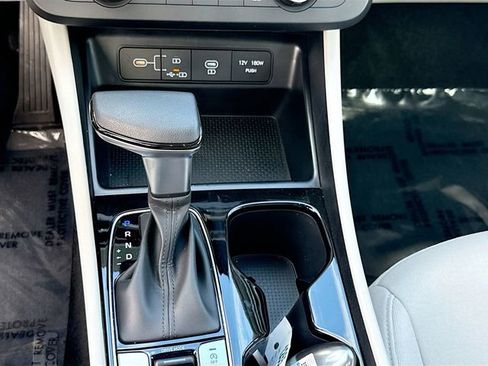 Certified 2025 Hyundai Tucson SE image 16