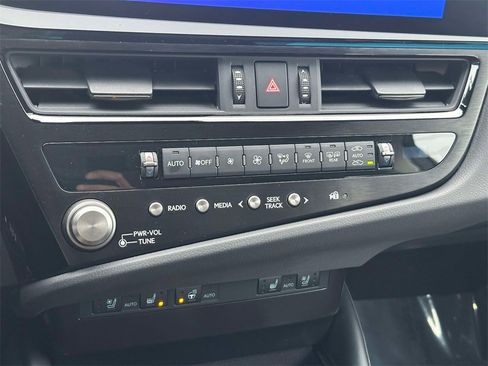 Certified 2023 Lexus ES 350 w/ Premium Package image 25