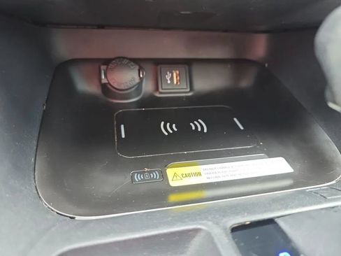 Used 2023 Toyota RAV4 XLE w/ Convenience Package FWD image 32