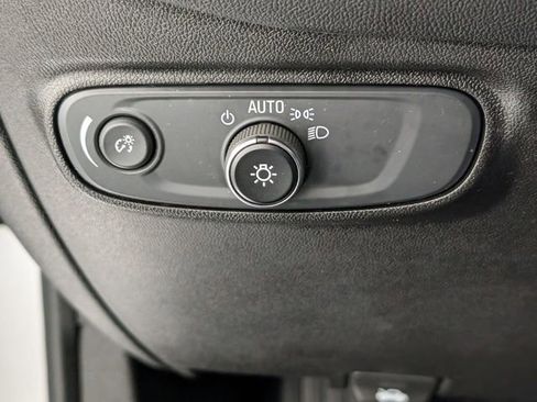 Used 2020 Chevrolet Equinox LT image 15