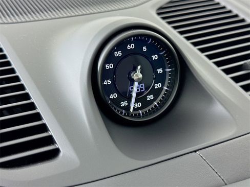 Used 2024 Porsche Cayenne Coupe image 17