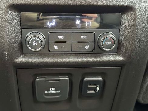 Used 2018 Chevrolet Traverse Premier image 18