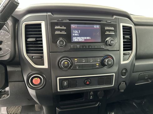 Used 2017 Nissan Titan S image 20