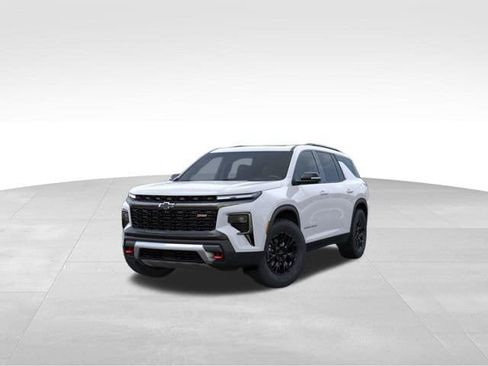 New 2026 Chevrolet Traverse Z71 w/ Enhanced Driving Package AWD/4WD image 8