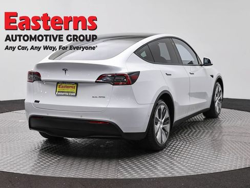 Used 2022 Tesla Model Y Long Range AWD/4WD image 5