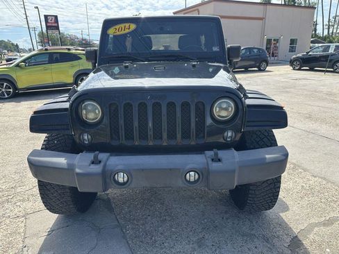 Used 2014 Jeep Wrangler Unlimited Rubicon AWD/4WD image 2