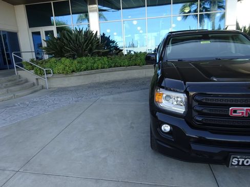 Certified 2018 GMC Canyon SLE w/ Nightfall Edition AWD/4WD image 32