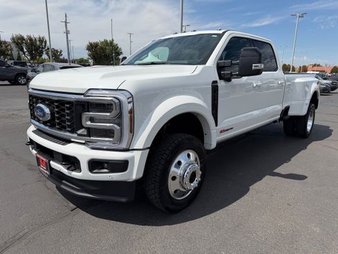New 2026 Ford F450 Platinum w/ FX4 Off-Road Package AWD/4WD image 7