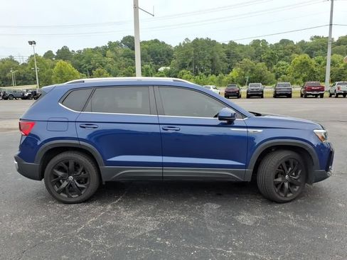 Used 2022 Volkswagen Taos SE w/ IQ.Drive SE Package AWD/4WD image 2