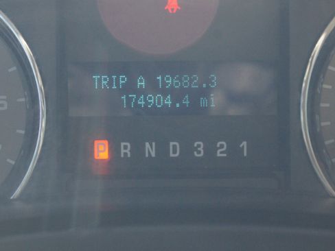 Used 2010 Ford F150 XLT image 4