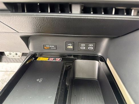 Used 2025 Toyota Camry XSE image 26