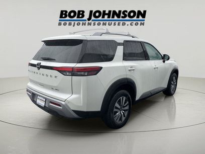 Used 2023 Nissan Pathfinder SL