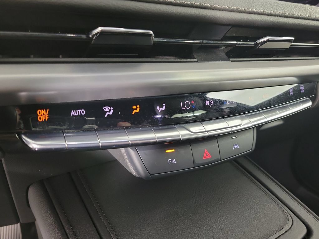 Certified 2025 Cadillac XT4 Premium Luxury FWD image 27