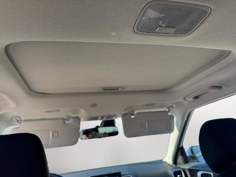 Certified 2025 Hyundai Venue SEL image 15