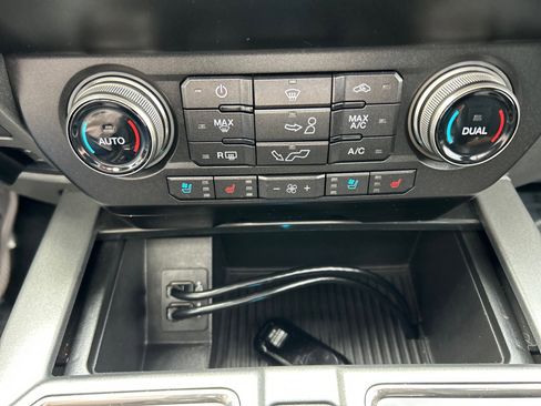 Used 2019 Ford F150 Raptor w/ Equipment Group 802A Luxury AWD/4WD image 32
