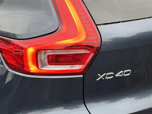 New 2026 Volvo XC40 B4 Core w/ Climate Package image 10