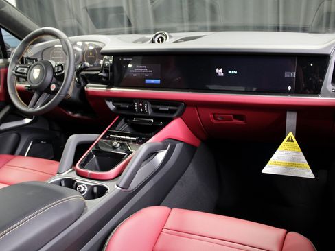 New 2025 Porsche Cayenne Turbo GT image 26