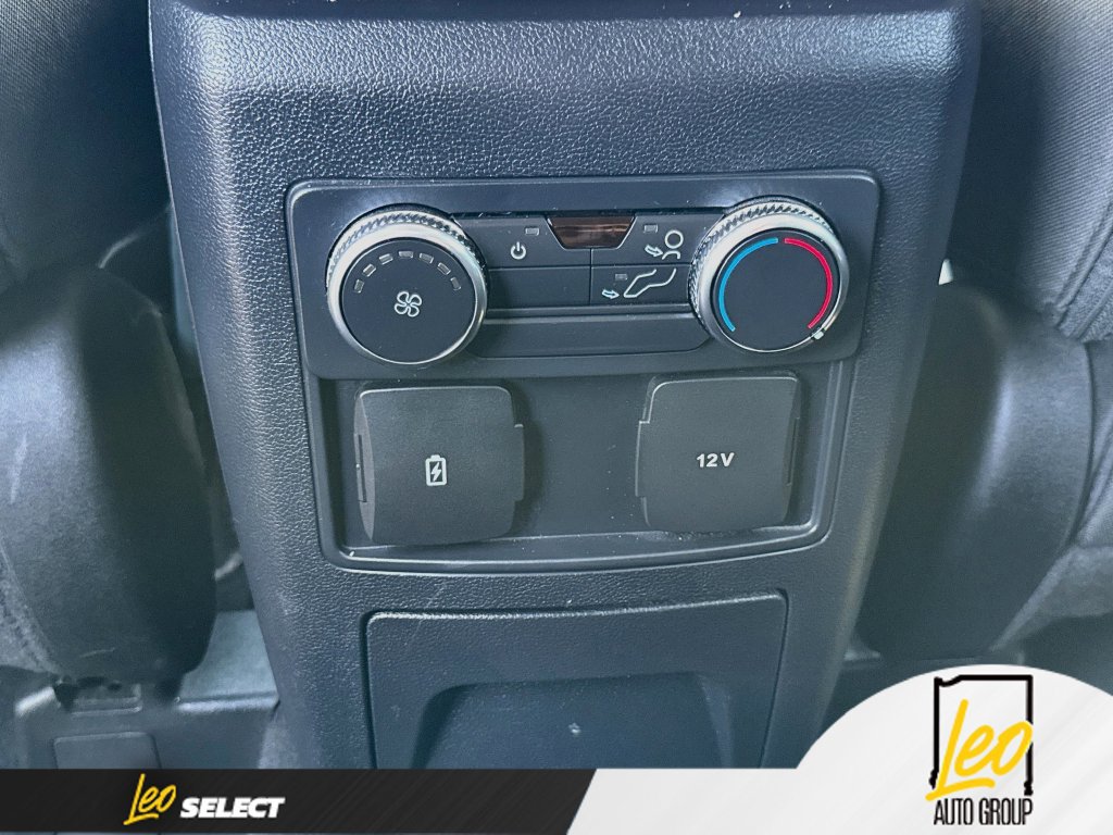 Used 2022 Ford Explorer XLT AWD/4WD image 26