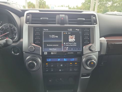 Used 2022 Toyota 4Runner Limited AWD/4WD image 26