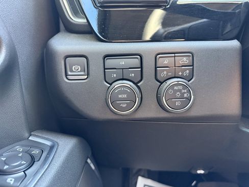 Used 2025 Chevrolet Silverado 2500 LT w/ Trail Boss Package image 23